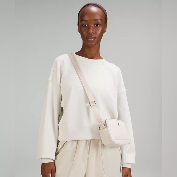 Lululemon Crossbody Camera Bag 2L- White Opal - Picture 1 of 5